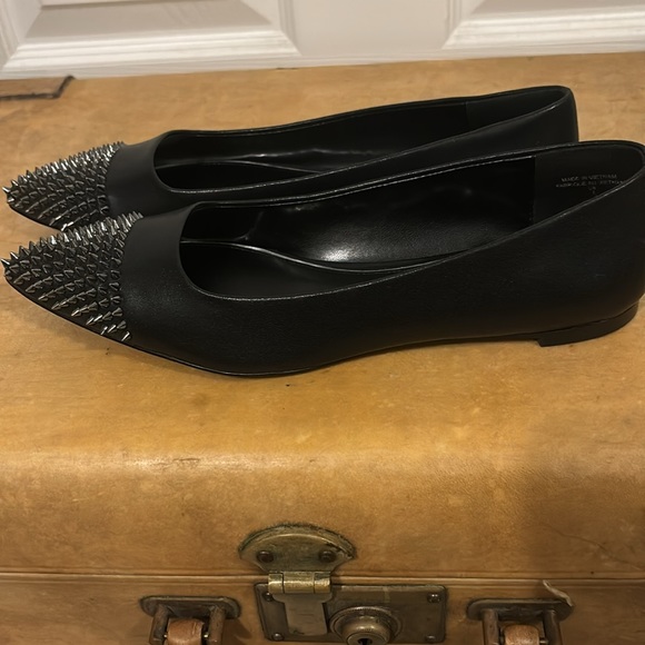 NWOT Women’s flats design concept studio studded toe size 7 - Picture 3 of 7